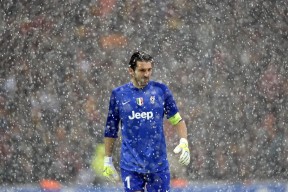 塞尔维亚遭遇两连败，小组出线前景堪忧，塞尔维亚队