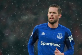 南特队主场平局，球队实力有待提升，南特队主帅